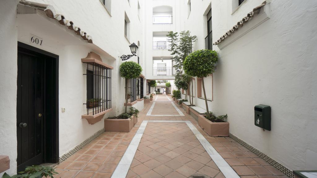 Club Jardines Del Puerto Apartment Marbella Exterior photo