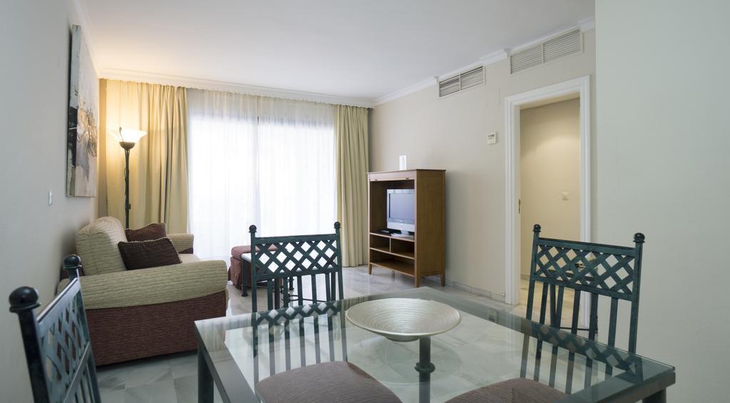 Club Jardines Del Puerto Apartment Marbella Exterior photo