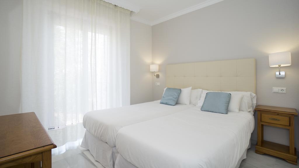 Club Jardines Del Puerto Apartment Marbella Exterior photo