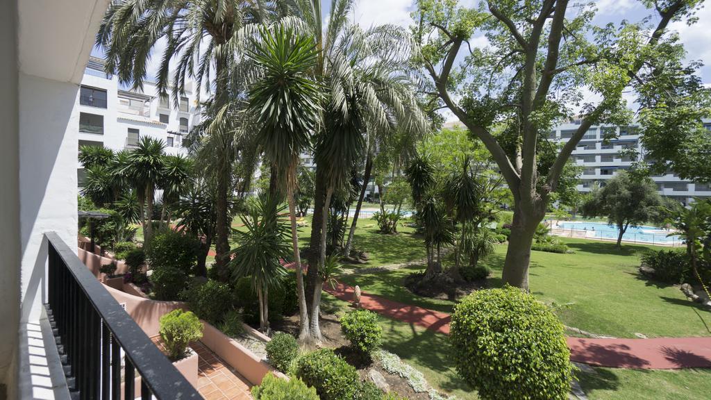 Club Jardines Del Puerto Apartment Marbella Exterior photo