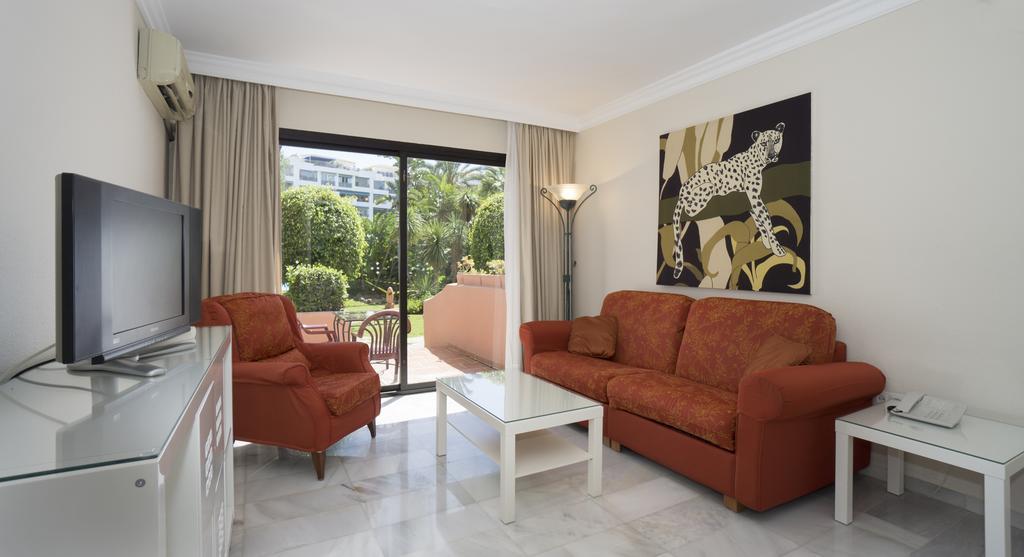 Club Jardines Del Puerto Apartment Marbella Exterior photo