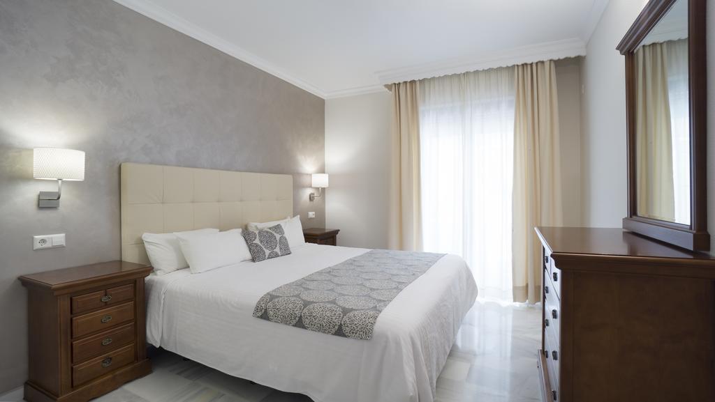 Club Jardines Del Puerto Apartment Marbella Exterior photo