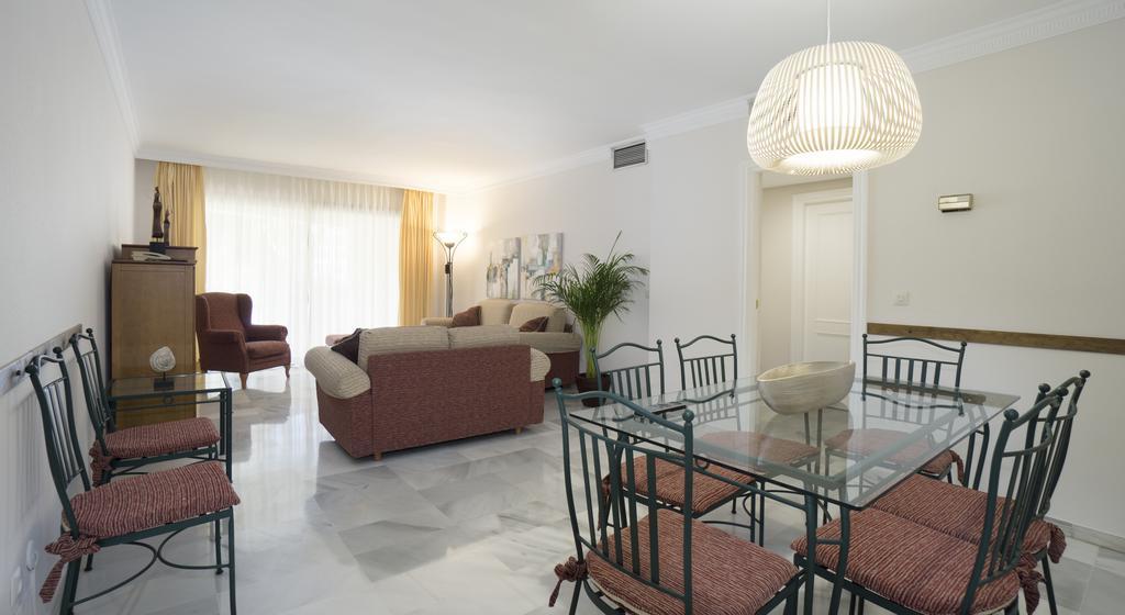 Club Jardines Del Puerto Apartment Marbella Exterior photo