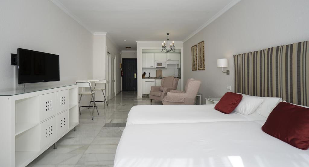 Club Jardines Del Puerto Apartment Marbella Exterior photo