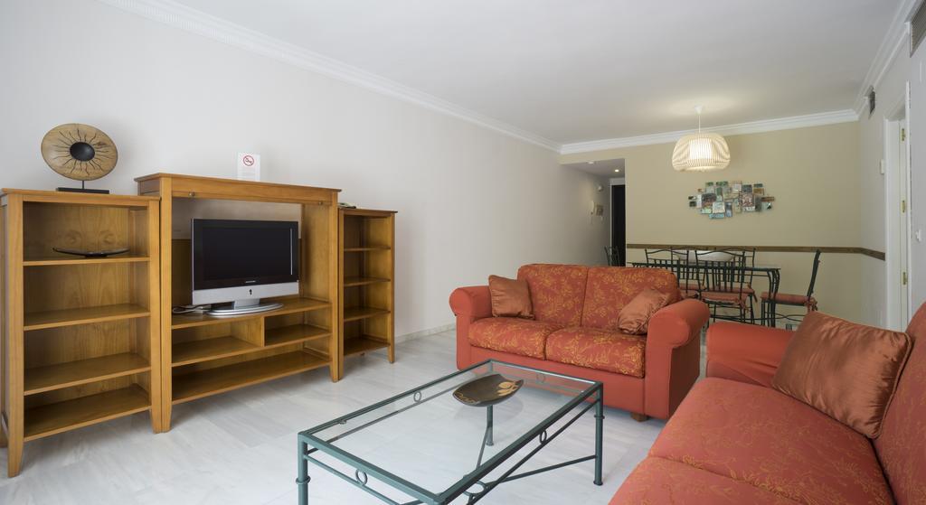 Club Jardines Del Puerto Apartment Marbella Exterior photo